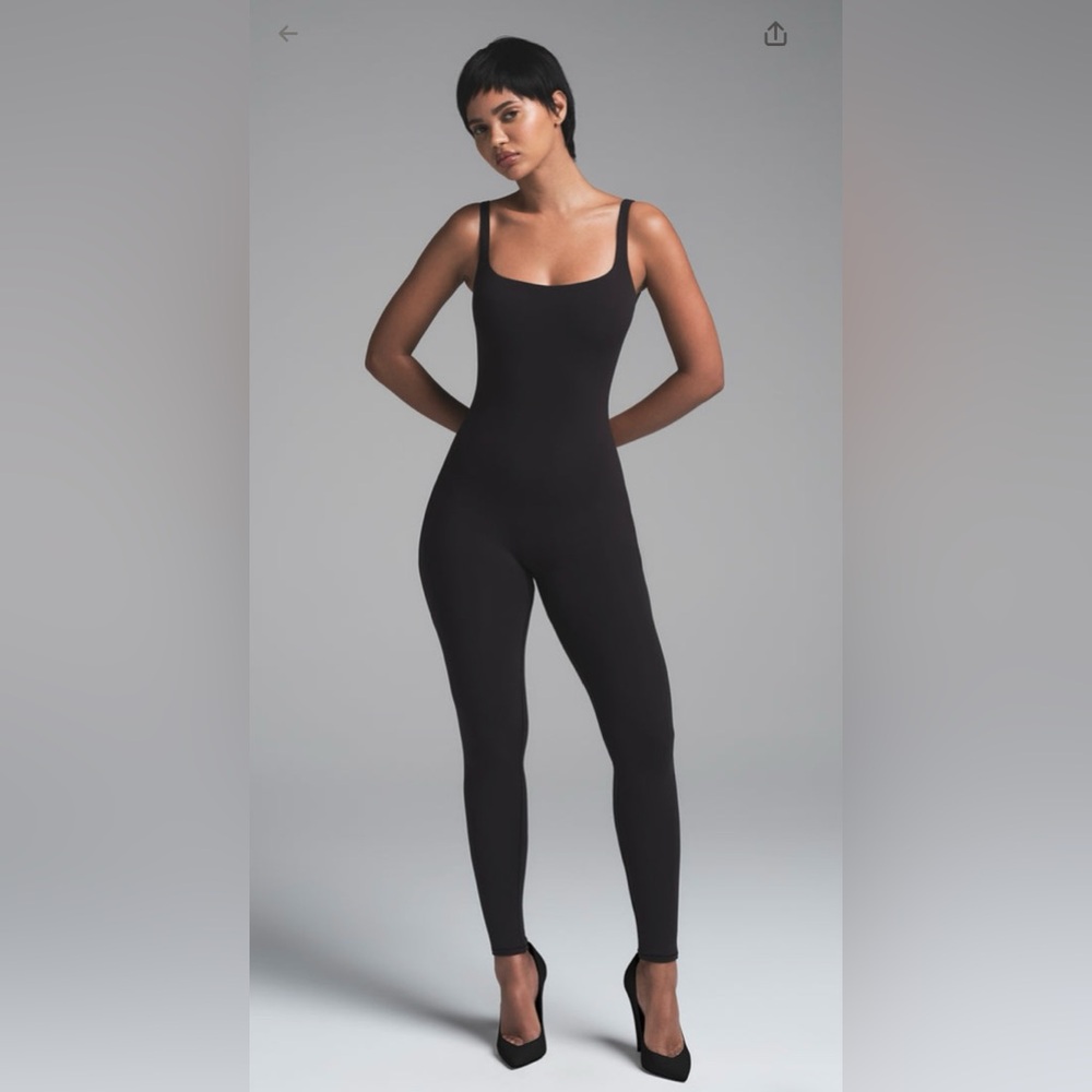 Skims square neck low back catsuit onyx size L, sold out online! New with tags!
